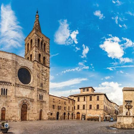 Alloggio Flaminia con parcheggio di proprietà! Bevagna Extérieur photo